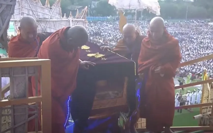 Monk Bamaw Sayartaw's final farewell ceremony