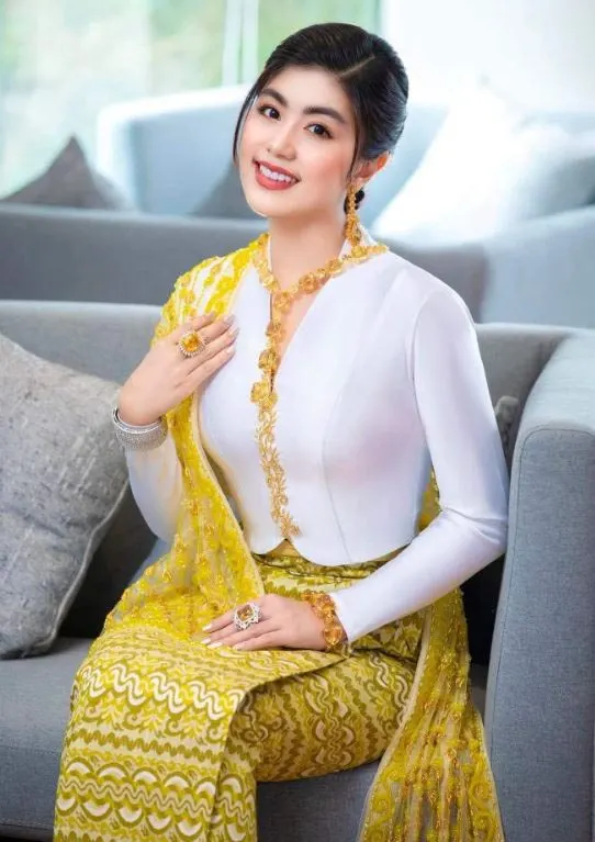 Actress Soe Pyae Thazin was attended the art event