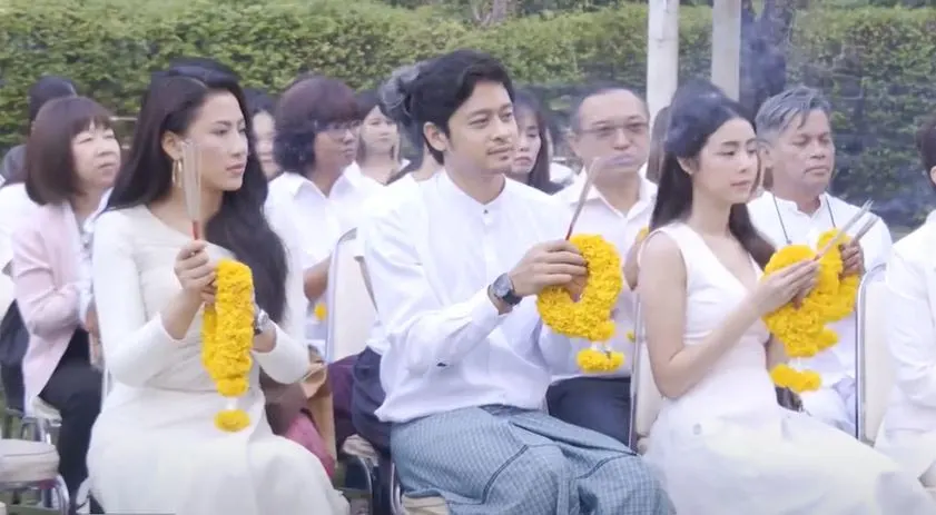 Actor Dong is surrounded by beautiful actresses in Thailand