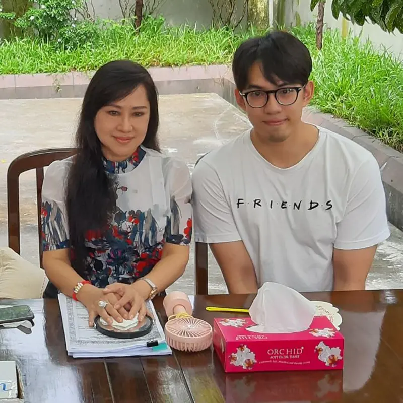 Zin Yaw Maung Maung and May Than Nu talking about their childhood <img src="https://news.oneday.press/wp-content/uploads/2023/10/177i.webp" alt="Zin Yaw Maung Maung and May Than Nu talking about their childhood">