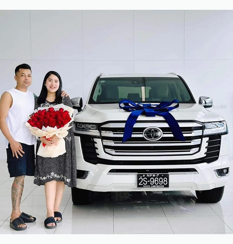 Poe Kyar Phyu Khin has received a brand new Lexus car from Ko Tun <img src="https://news.oneday.press/wp-content/uploads/2024/06/487s.webp" alt="Poe Kyar Phyu Khin has received a brand new Lexus car from Ko Tun">