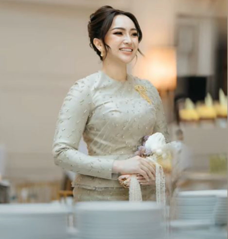 Nay Chi Oo was commissioned a costume design abroad <img src="https://news.oneday.press/wp-content/uploads/2024/07/516v.webp" alt="Nay Chi Oo was commissioned a costume design abroad">